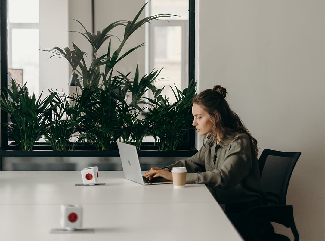 woman-laptop